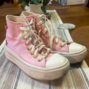 Pink Converse - Valentine’s day 2023